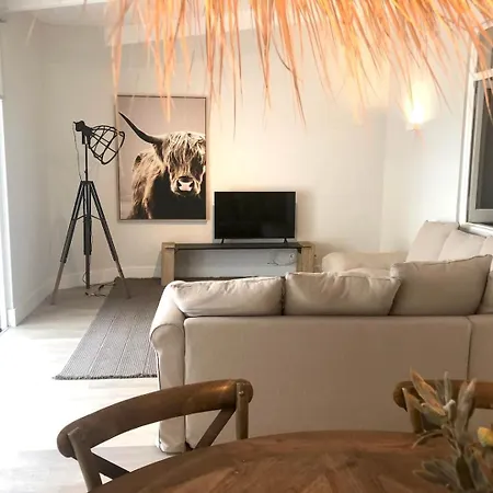 Apartmán Charming Design With Garden In *